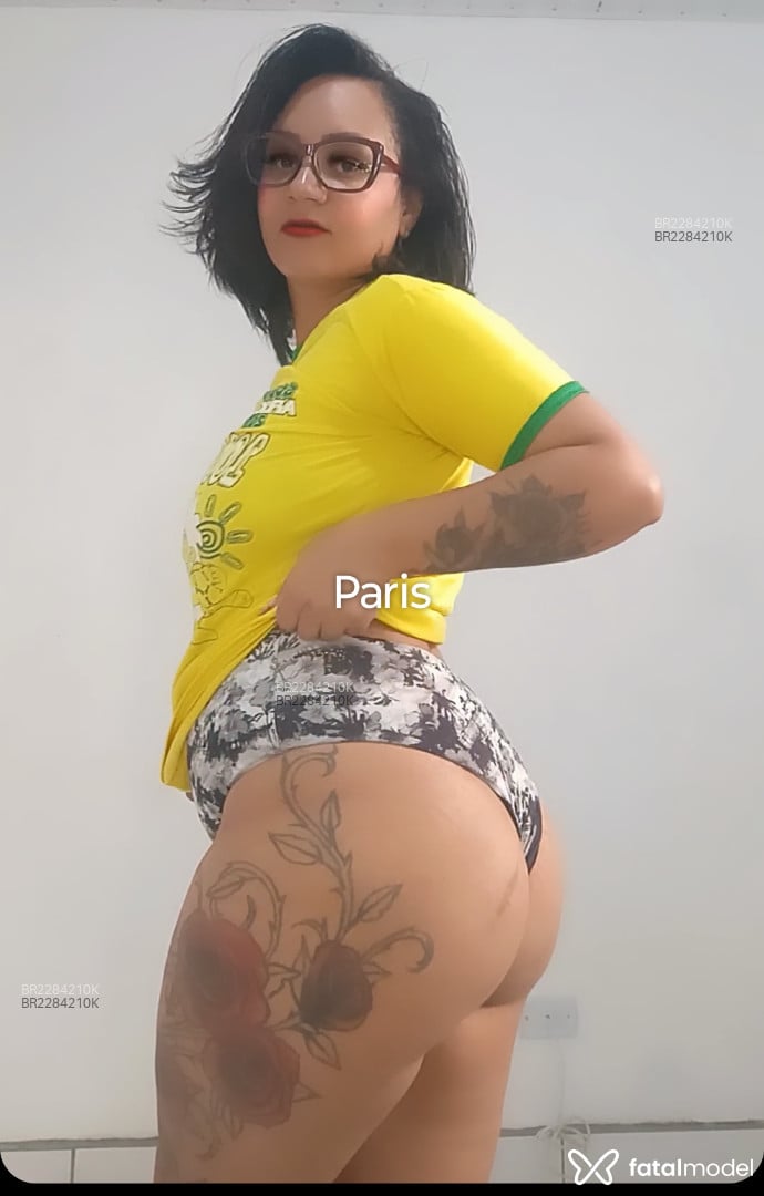 Acompanhante mulher com cabelo castanho de olhos verdes em Curitiba - Julia Soares