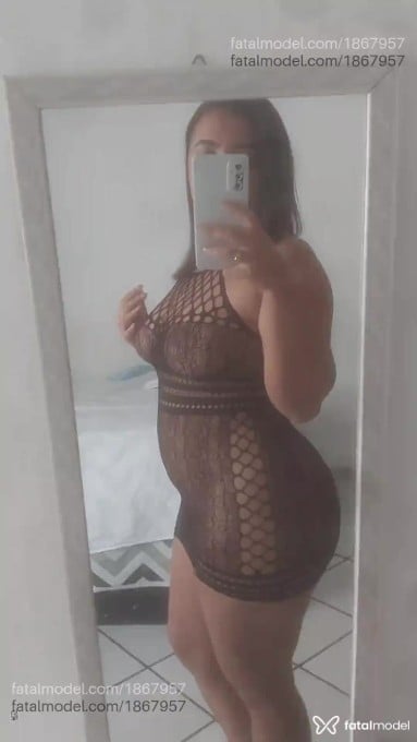 Acompanhante mulher com cabelo castanho de olhos castanhos - Lara Oliver