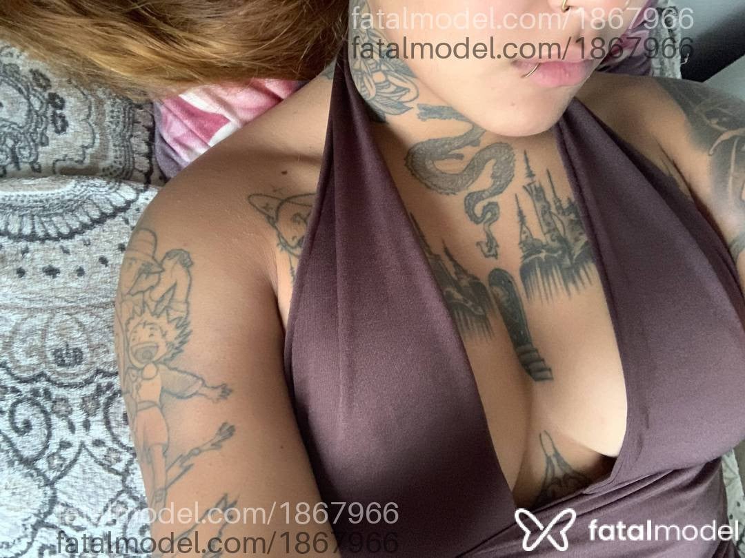 Acompanhante mulher ruiva (o) de olhos castanhos - Mel