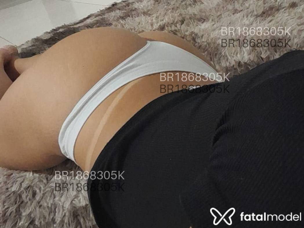 Acompanhante mulher com cabelo castanho de olhos castanhos em Ariquemes - Karina