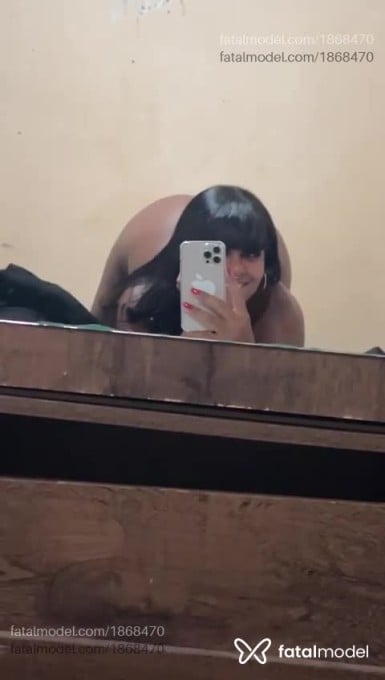 Acompanhante mulher trans morena (o) de olhos pretos - Lia Vitoreli