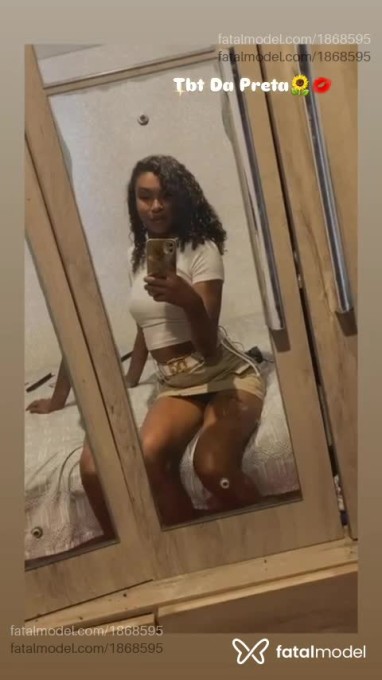 Acompanhante mulher com cabelo castanho de olhos mel - Mel Costa Acompanhante mulher com cabelo castanho de olhos mel - Mel Costa