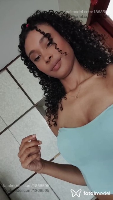 Acompanhante mulher com cabelo castanho de olhos mel - Mel Costa Acompanhante mulher com cabelo castanho de olhos mel - Mel Costa