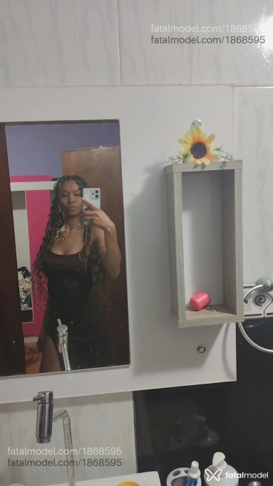 Acompanhante mulher com cabelo castanho de olhos mel - Mel Costa Acompanhante mulher com cabelo castanho de olhos mel - Mel Costa