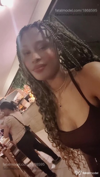 Acompanhante mulher com cabelo castanho de olhos mel - Mel Costa Acompanhante mulher com cabelo castanho de olhos mel - Mel Costa