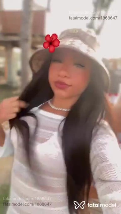 Acompanhante mulher morena (o) de olhos castanhos - Lorena
