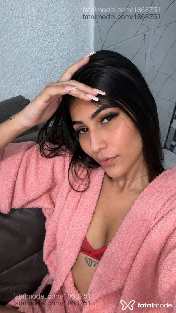 Acompanhante mulher morena (o) de olhos castanhos - Sofia Fonseca