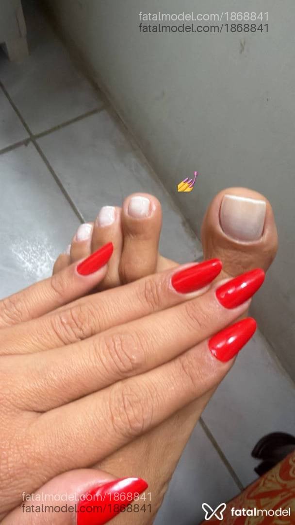 Acompanhante mulher trans morena (o) de olhos castanhos - Luana Lisboa