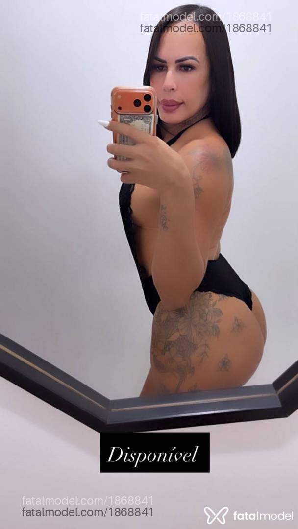 Acompanhante mulher trans morena (o) de olhos castanhos - Luana Lisboa