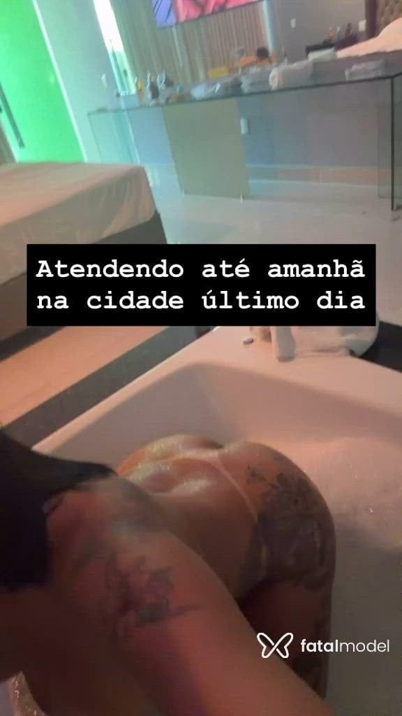 Acompanhante mulher trans morena (o) de olhos castanhos - Luana Lisboa