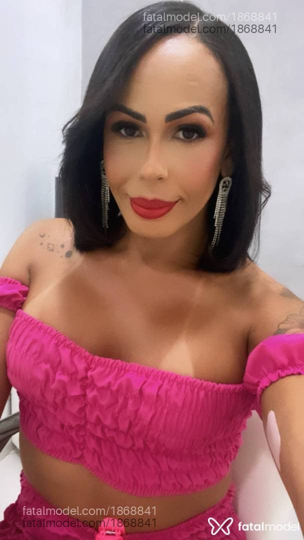 Acompanhante mulher trans morena (o) de olhos castanhos - Luana Lisboa