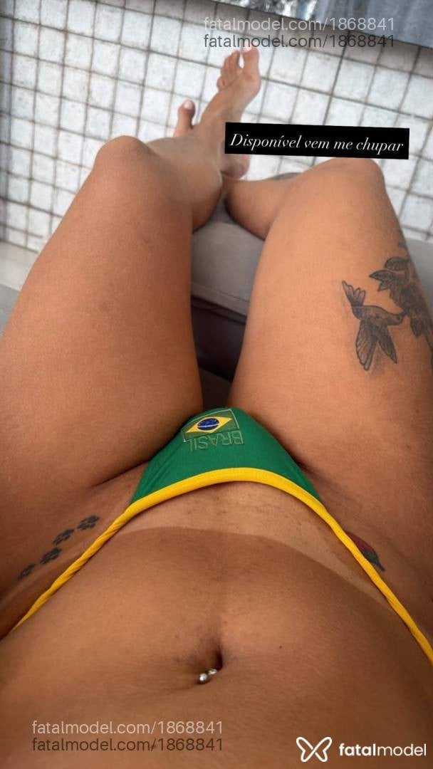Acompanhante mulher trans morena (o) de olhos castanhos - Luana Lisboa