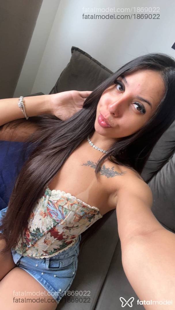 Acompanhante mulher morena (o) de olhos pretos - Sara Acompanhante mulher morena (o) de olhos pretos - Sara