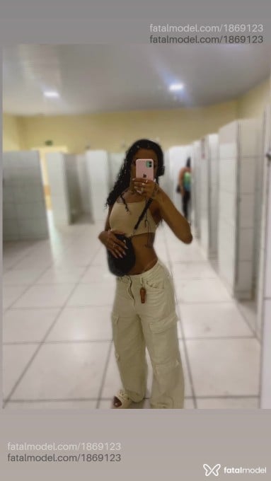 Acompanhante mulher morena (o) de olhos pretos em Juiz de Fora - Sol