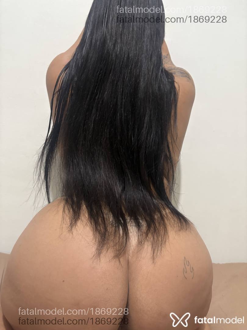 Acompanhante mulher morena (o) de olhos pretos - Yngrid