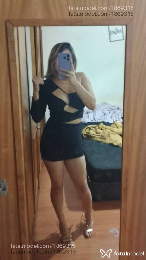 Acompanhante mulher loira (o) de olhos castanhos - Vanessa Diniz