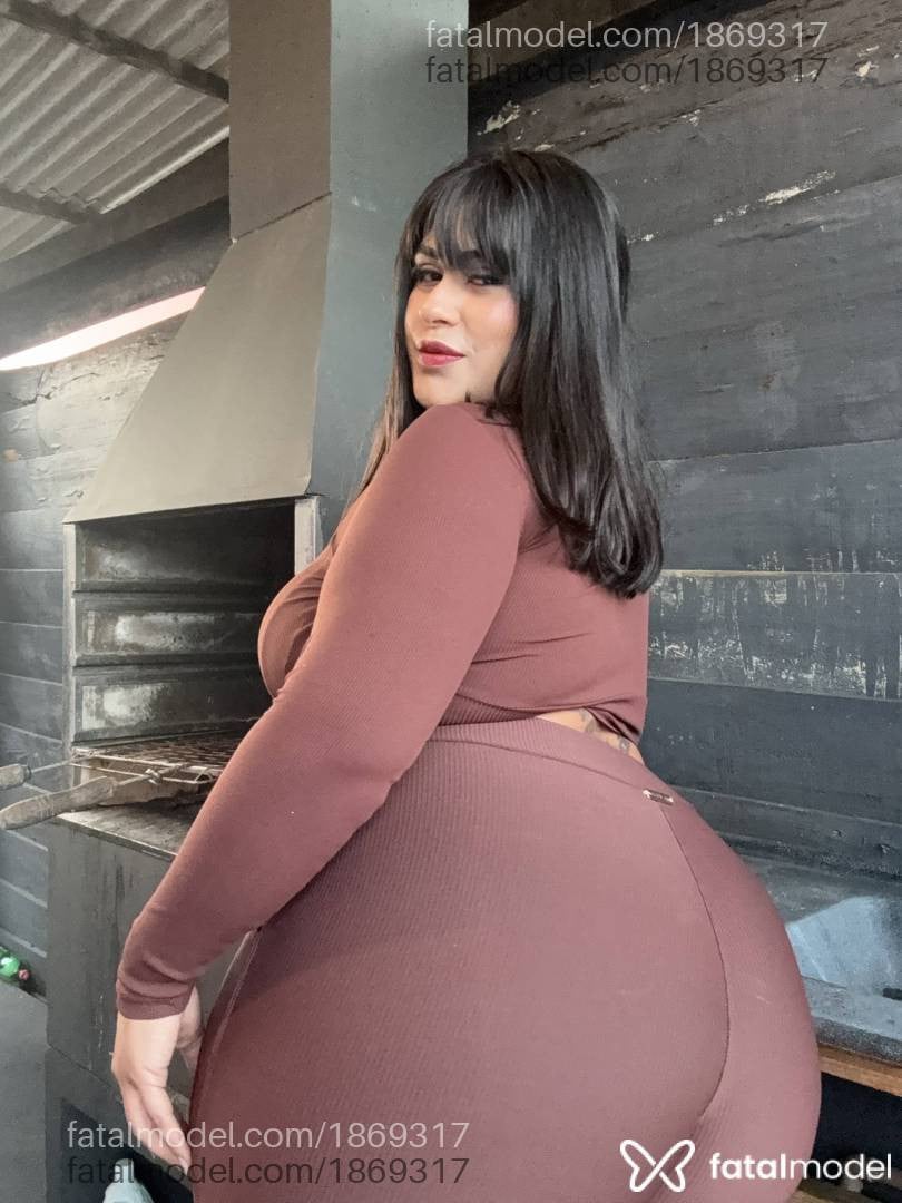 Acompanhante mulher morena (o) de olhos castanhos - Morenagg