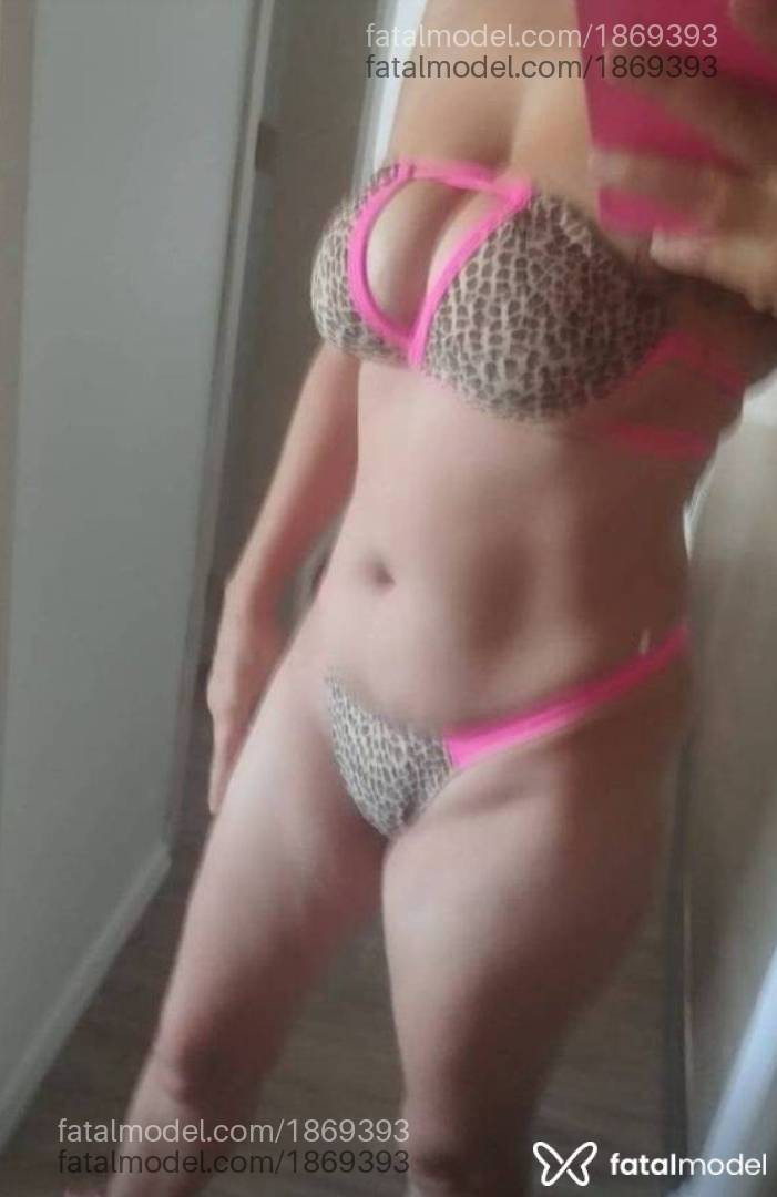 Acompanhante mulher com cabelo castanho de olhos castanhos - Alexandra