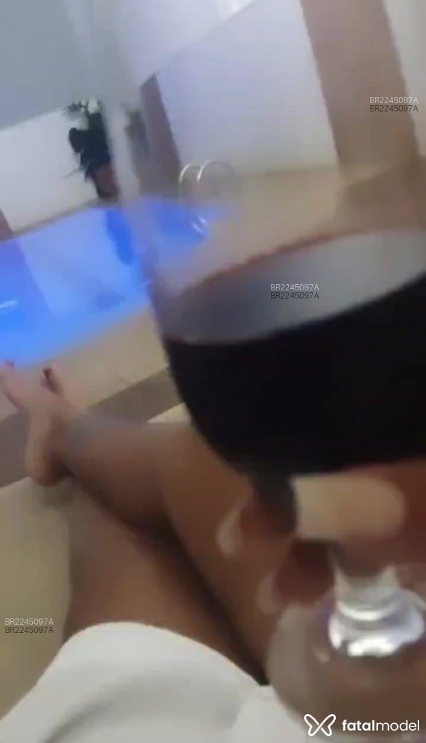 Acompanhante mulher morena (o) de olhos castanhos em Itaguaí - Jeniffer