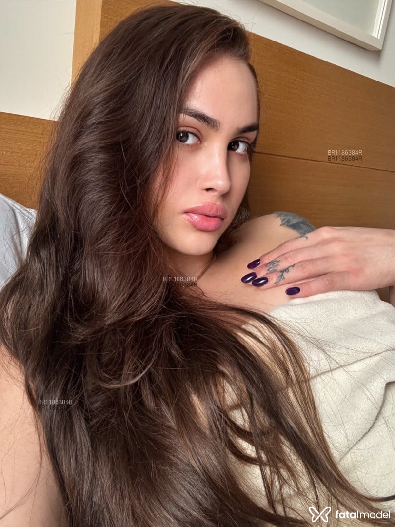 Acompanhante mulher trans com cabelo castanho de olhos castanhos em Ribeirão Preto Acompanhante mulher trans com cabelo castanho de olhos castanhos em Ribeirão Preto - Bruna Alves