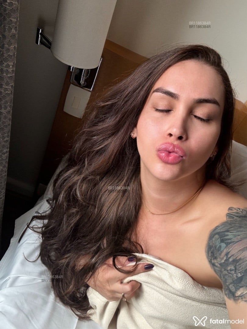 Acompanhante mulher trans com cabelo castanho de olhos castanhos em Ribeirão Preto Acompanhante mulher trans com cabelo castanho de olhos castanhos em Ribeirão Preto - Bruna Alves