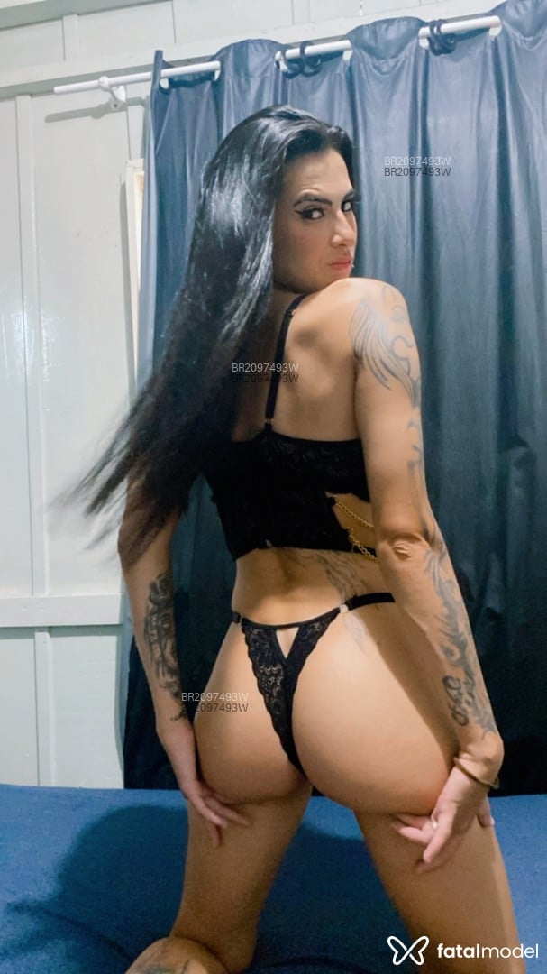Acompanhante mulher com cabelo castanho de olhos mel em Braço do Norte - Melissa