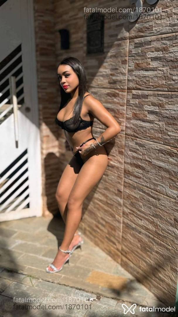 Acompanhante mulher morena (o) de olhos castanhos - Beatriz Marques