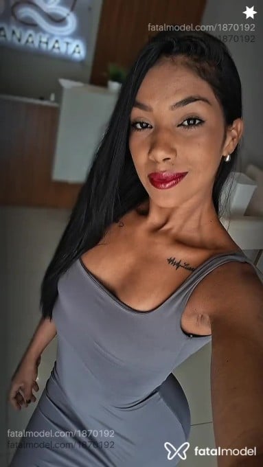 Acompanhante mulher morena (o) de olhos castanhos - Kelly Morena Acompanhante mulher morena (o) de olhos castanhos - Kelly Morena