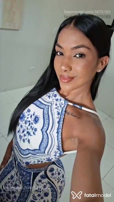 Acompanhante mulher morena (o) de olhos castanhos - Kelly Morena Acompanhante mulher morena (o) de olhos castanhos - Kelly Morena
