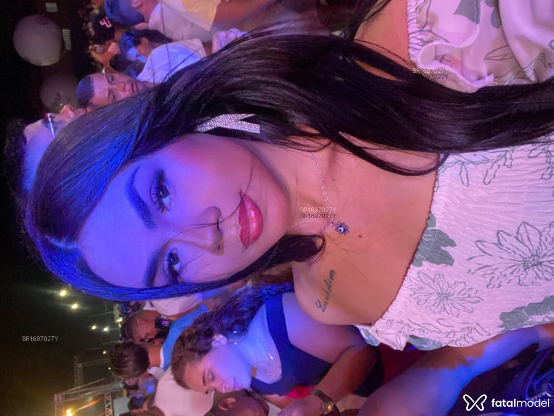 Acompanhante mulher trans morena (o) de olhos pretos em Virtual - CAMILLY
