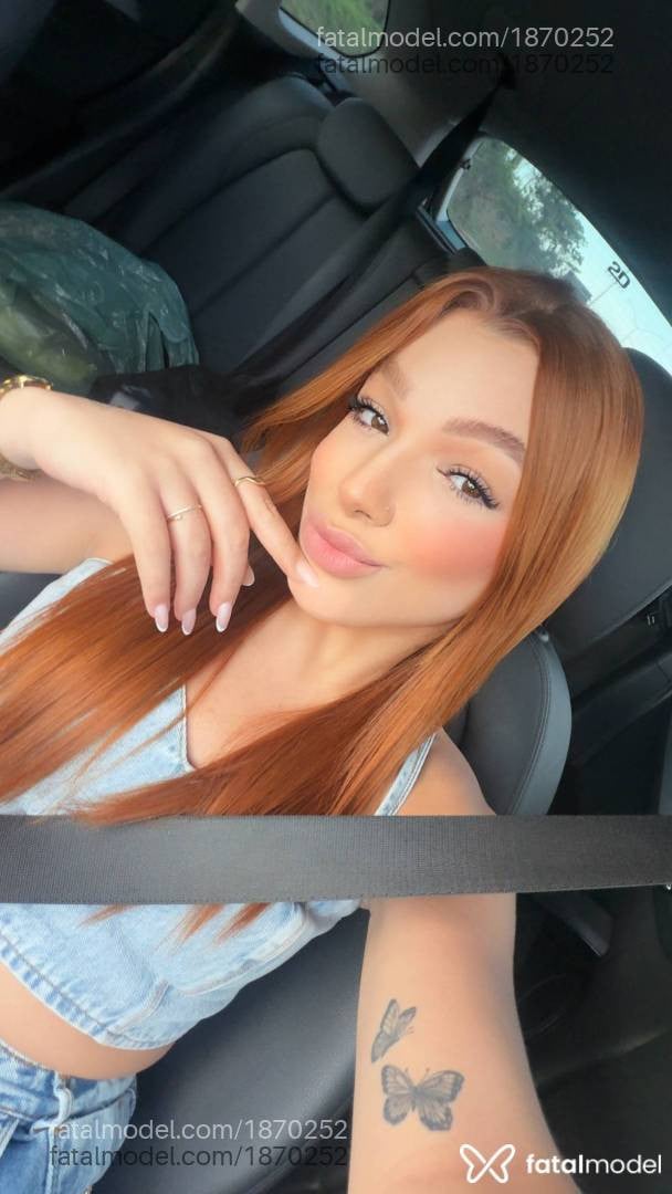 Acompanhante mulher ruiva (o) de olhos castanhos - Dhiulia Ribeiro