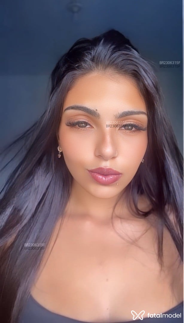 Acompanhante mulher morena (o) de olhos pretos em Rio de Janeiro - Livia