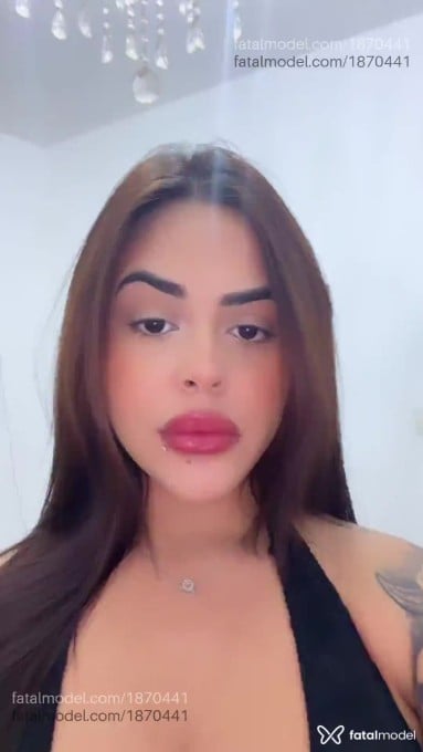 Acompanhante mulher com cabelo castanho de olhos pretos em Assis - Celine