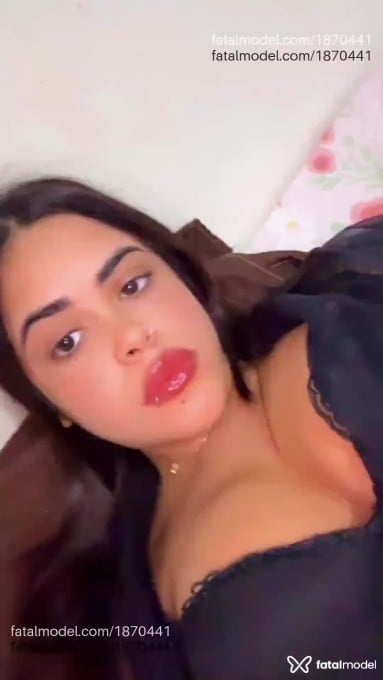 Acompanhante mulher com cabelo castanho de olhos pretos em Assis - Celine