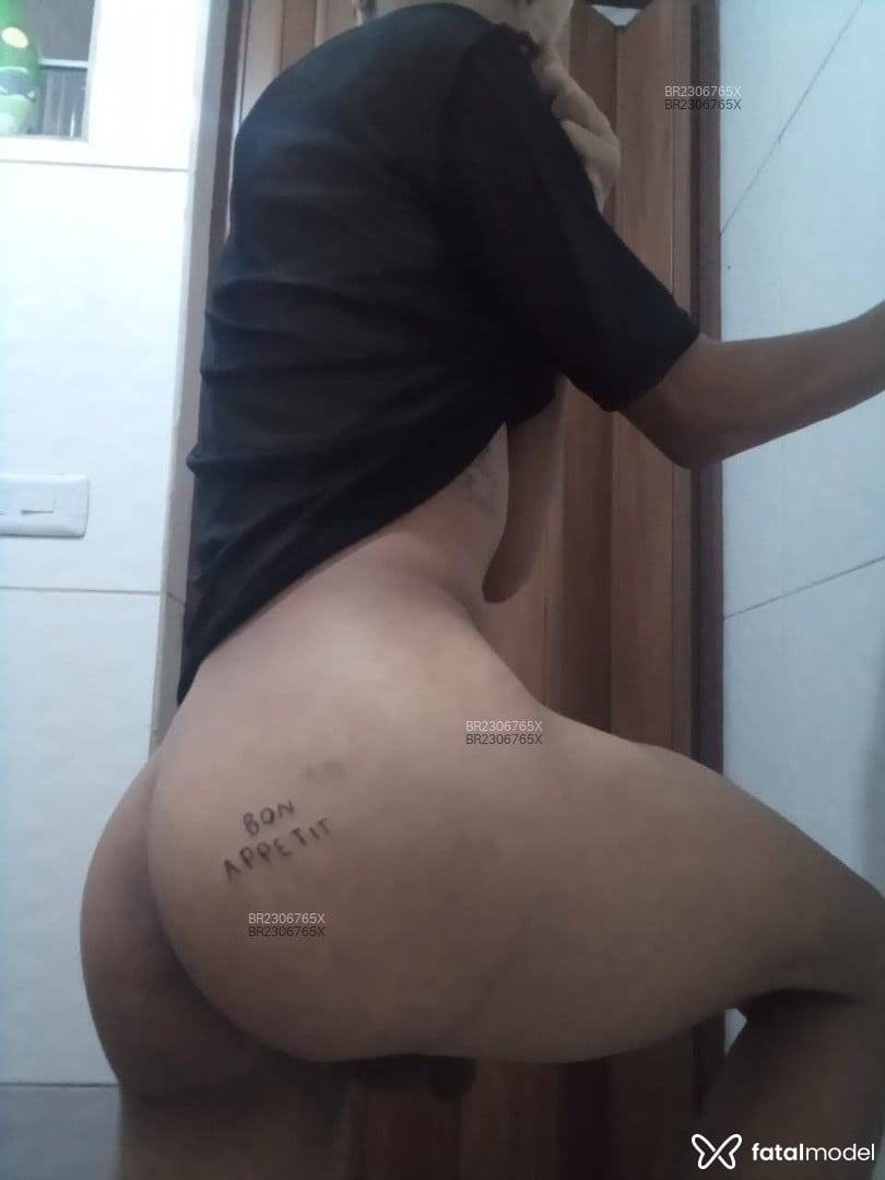 Acompanhante homem com cabelo castanho de olhos castanhos em São Paulo Acompanhante homem com cabelo castanho de olhos castanhos em São Paulo - Lugus