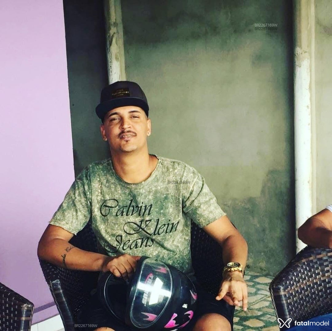 Acompanhante homem morena (o) de olhos castanhos - Diogo Freitas Acompanhante homem morena (o) de olhos castanhos - Diogo Freitas