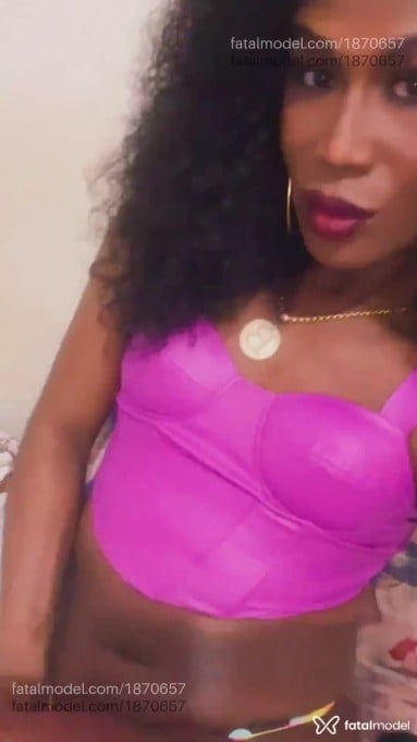 Acompanhante mulher trans com cabelo castanho de olhos castanhos em Belo Horizonte Acompanhante mulher trans com cabelo castanho de olhos castanhos em Belo Horizonte - Karol Cavalcante