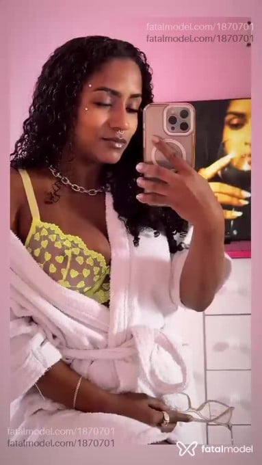 Acompanhante mulher morena (o) de olhos castanhos em Itamaraju - Karolayne Leão