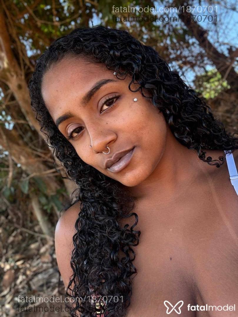 Acompanhante mulher morena (o) de olhos castanhos em Itamaraju - Karolayne Leão