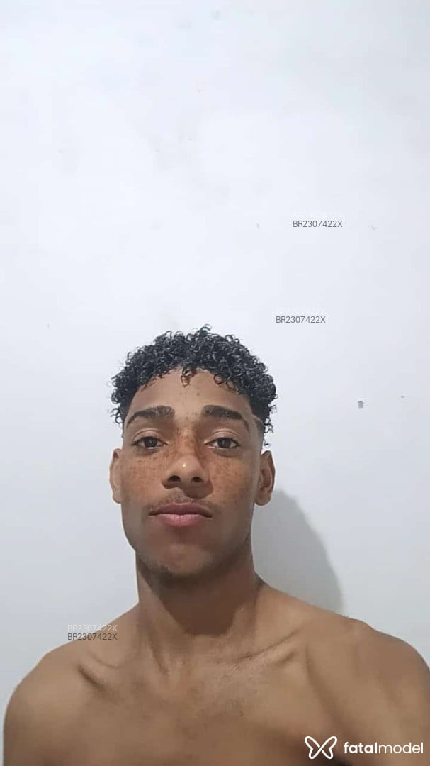 Acompanhante homem morena (o) de olhos castanhos - Lucas Acompanhante homem morena (o) de olhos castanhos - Lucas