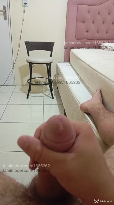 Acompanhante homem com cabelo castanho de olhos castanhos em Tijucas Acompanhante homem com cabelo castanho de olhos castanhos em Tijucas - Soberano