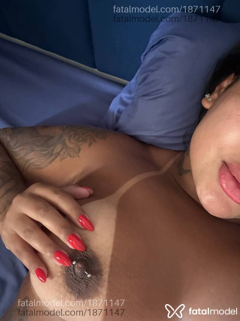 Acompanhante mulher morena (o) de olhos castanhos - Melissa