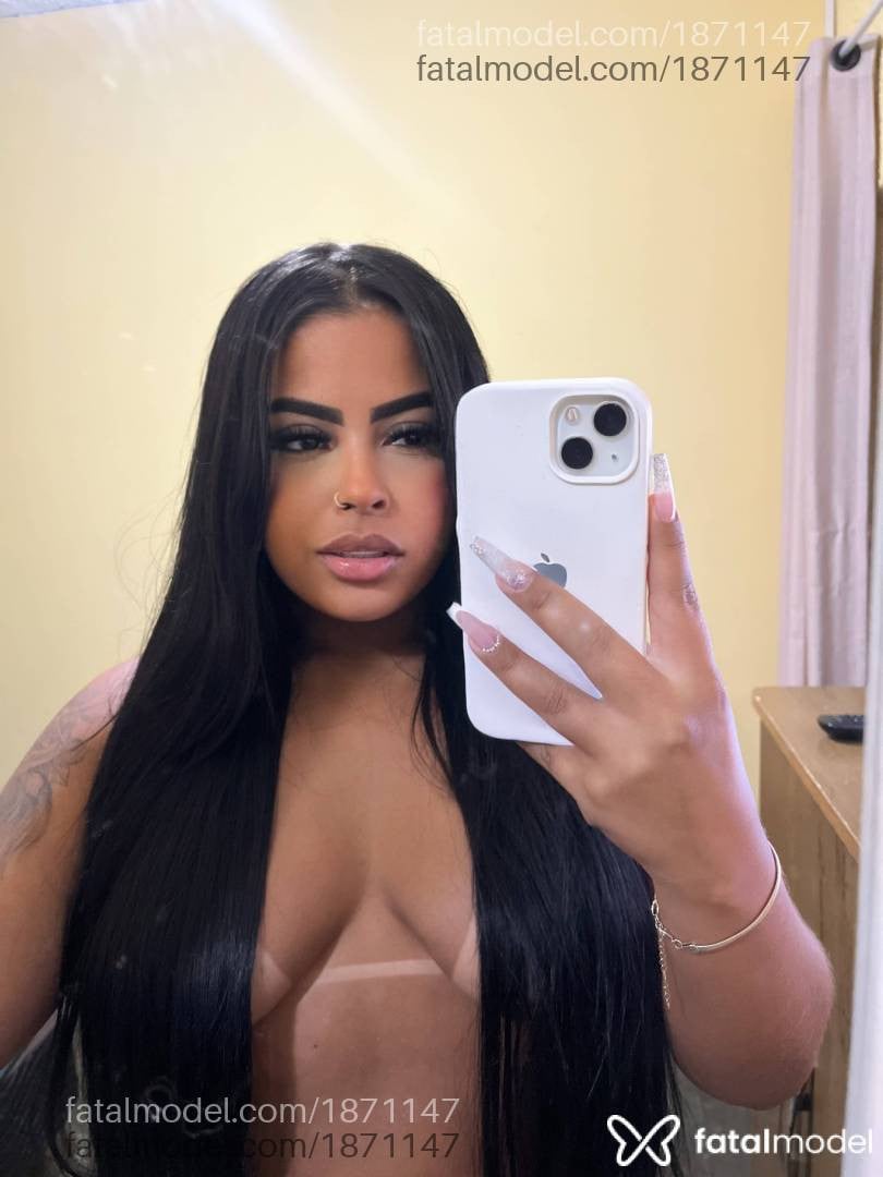 Acompanhante mulher morena (o) de olhos castanhos - Melissa