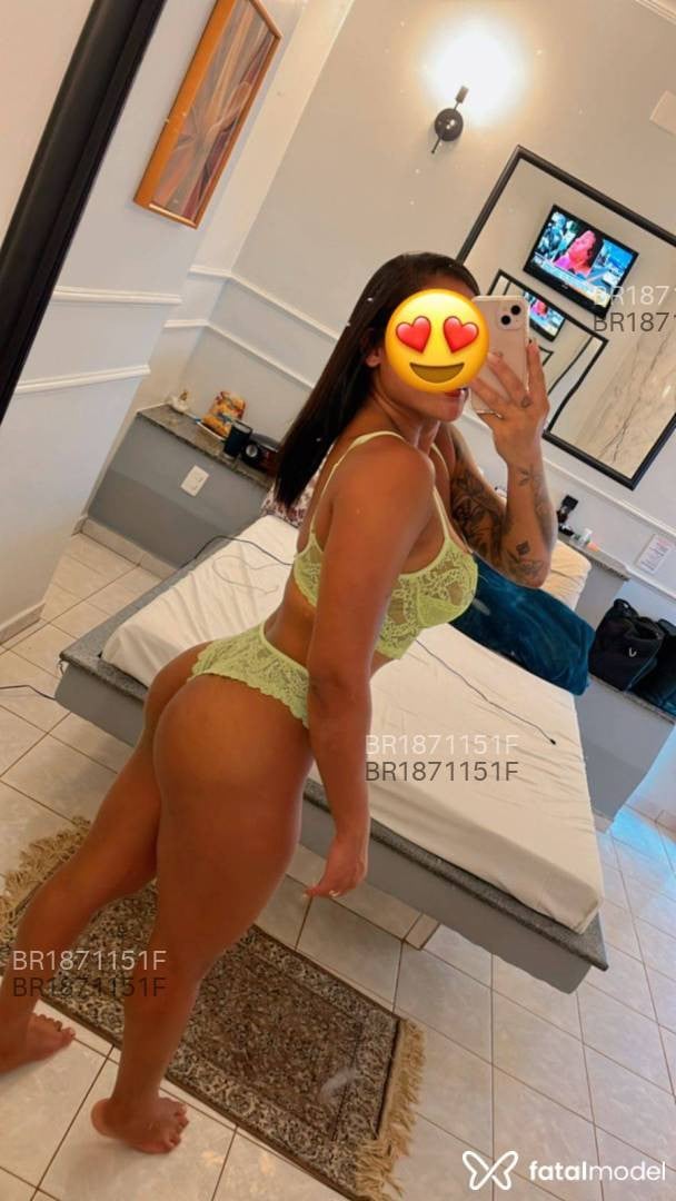 Acompanhante mulher morena (o) de olhos mel em Mococa Acompanhante mulher morena (o) de olhos mel em Mococa - Mel Errejota