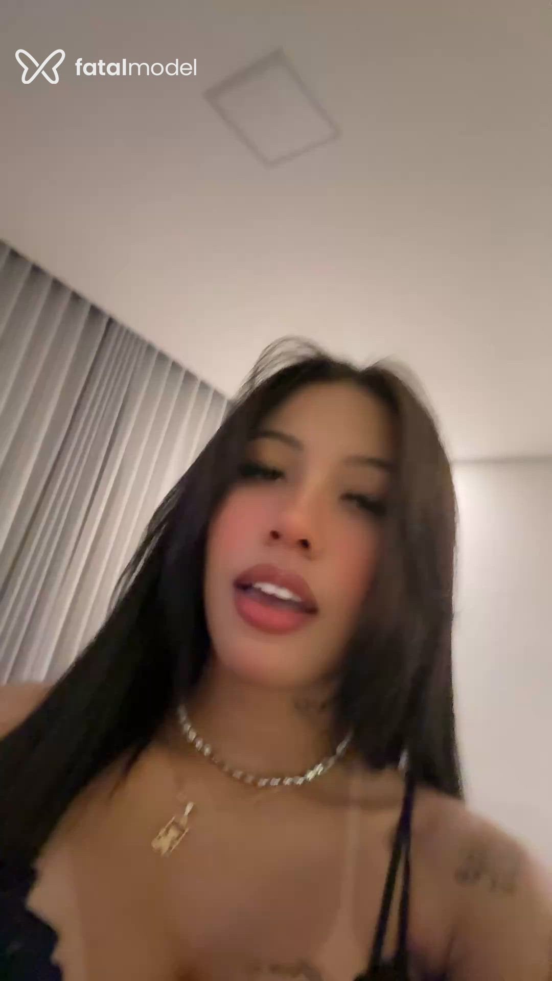 Acompanhante mulher morena (o) de olhos castanhos - Jasmin