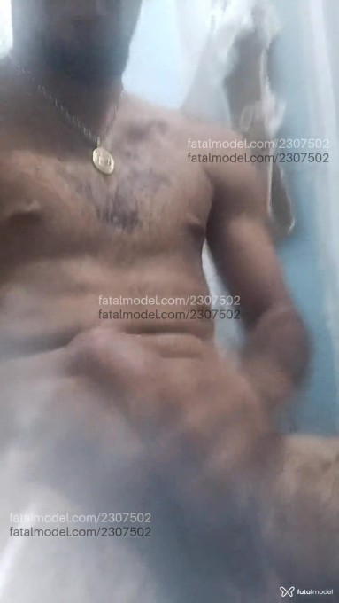 Acompanhante homem morena (o) de olhos castanhos em Virtual Acompanhante homem morena (o) de olhos castanhos em Virtual - Erann