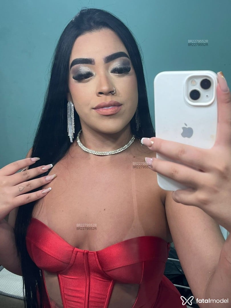 Acompanhante mulher morena (o) de olhos castanhos em São Paulo - Larissa