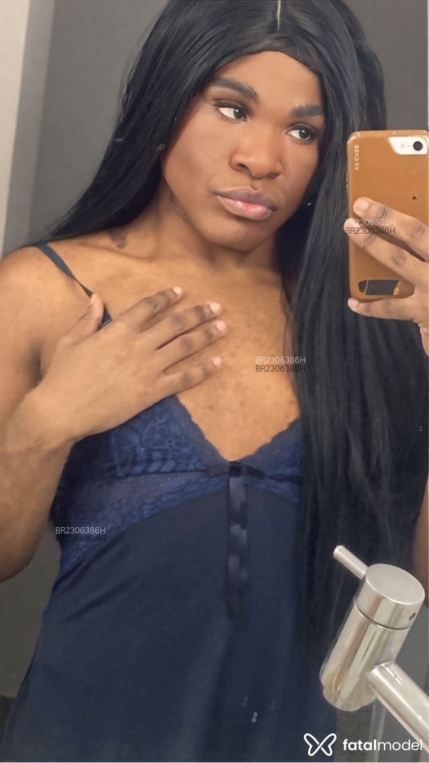 Acompanhante mulher trans morena (o) de olhos castanhos em Vitória - Cdzinharabuda