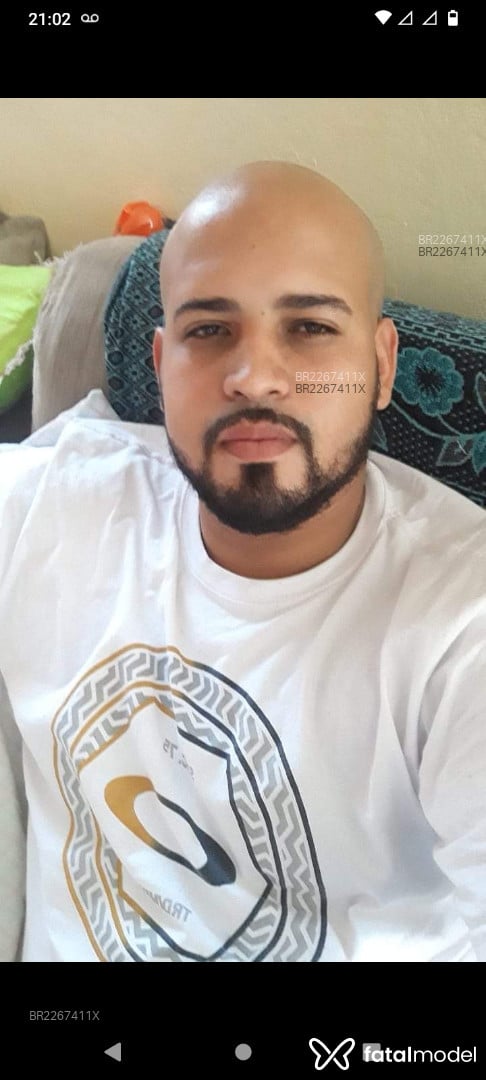 Acompanhante homem sem cabelo de olhos castanhos em Campinas - Diogo Nóbrega