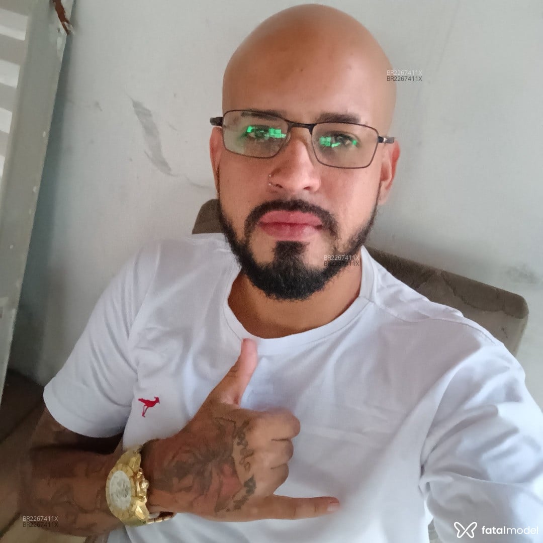 Acompanhante homem sem cabelo de olhos castanhos em Campinas - Diogo Nóbrega
